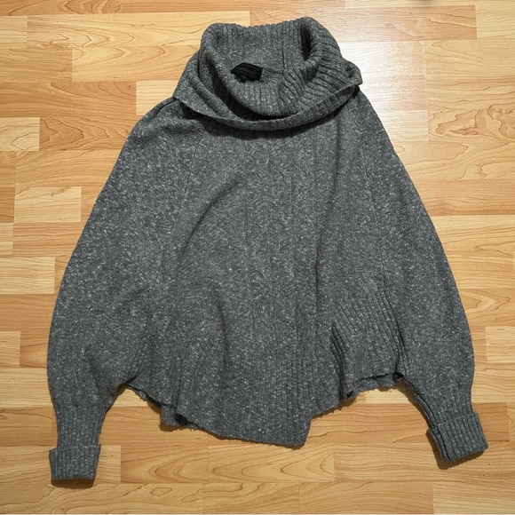 knitted sweater poncho - Picture 1 of 3